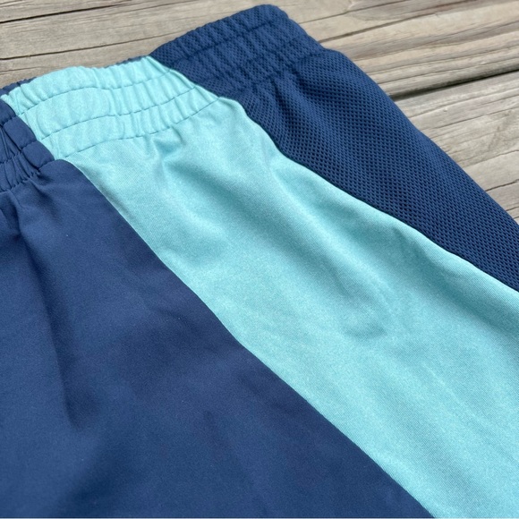 Women’s Athletic Shorts, size large, built in fitted shorts, running shorts - Picture 4 of 9